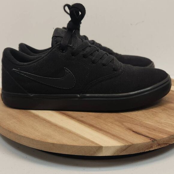 Nike SB Check Solarsoft Canvas shoes Women's Size 8, 921463-001 "Triple Black" - Picture 1 of 10